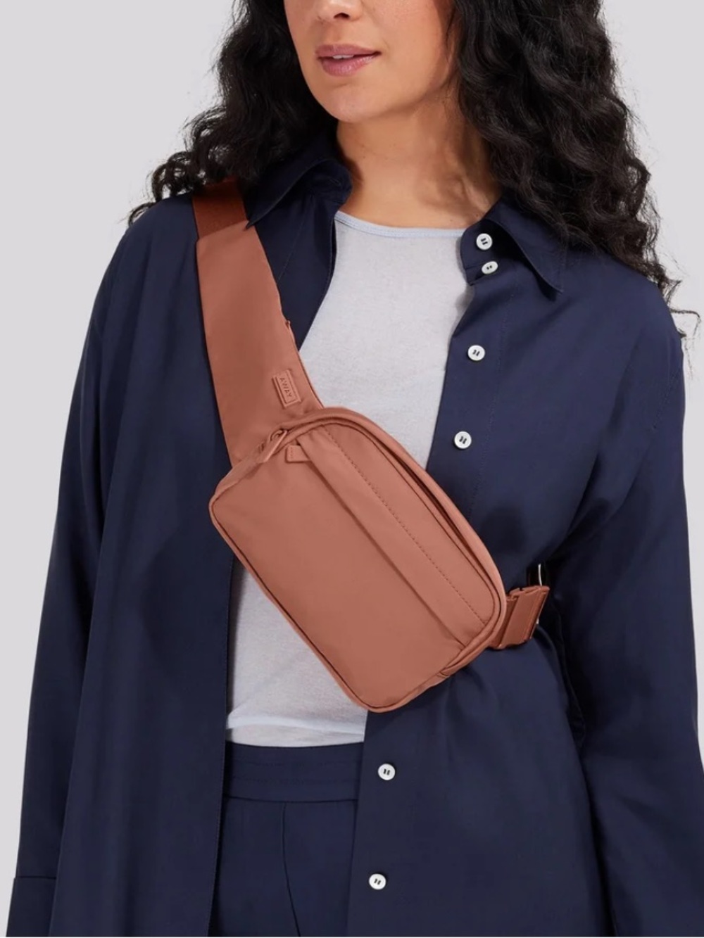 Away Featherlight Sling Bag — Clay Pink